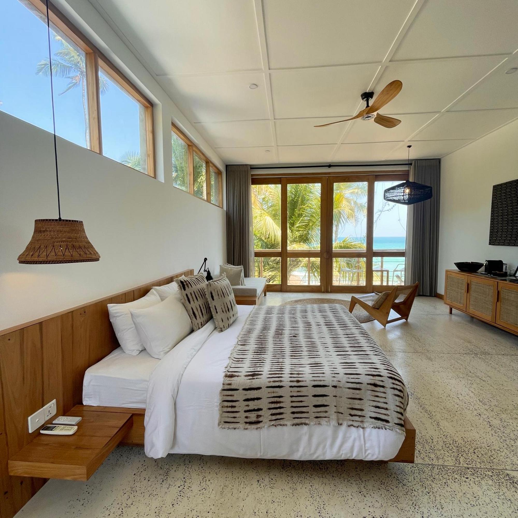 La Playa Beach Club Dikwella Eksteriør billede